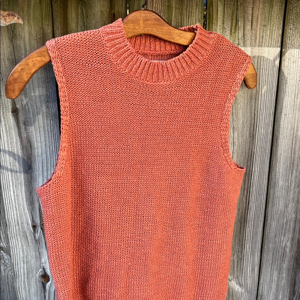 Linen sweater vest🍁🍂 - Picture 2 of 8